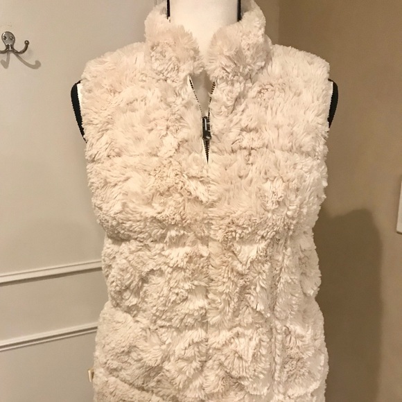Fur Nordstrom vest - Picture 2 of 4